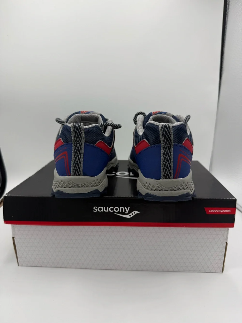 Saucony Peregrine Kids Navy and Red Trail Sneaker Size 1.0 Water Resistant